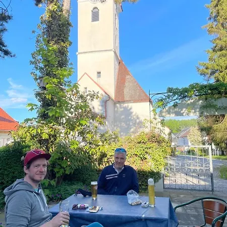 - Landgasthof Winklehner Pensión