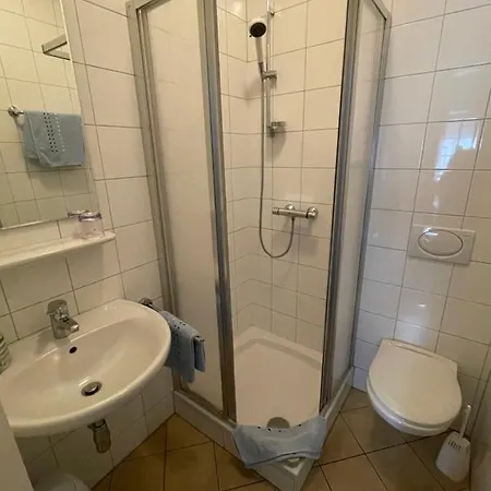 - Landgasthof Winklehner Guest house