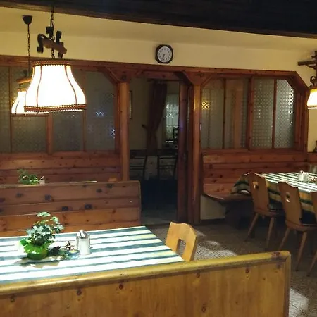 - Landgasthof Winklehner Guest house